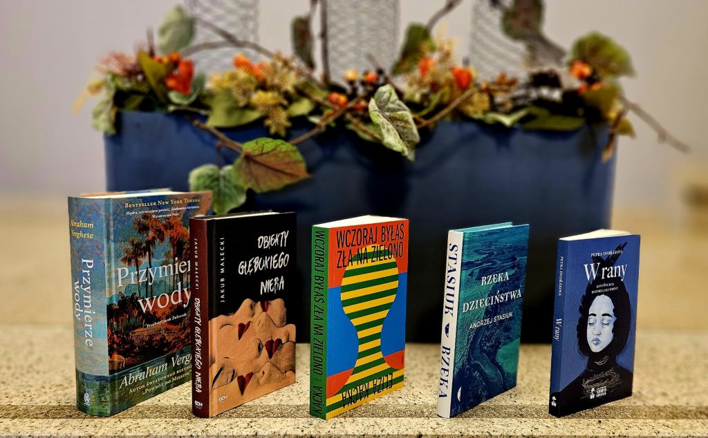 Kompozycja przedstawiająca okładki zakupionych książek