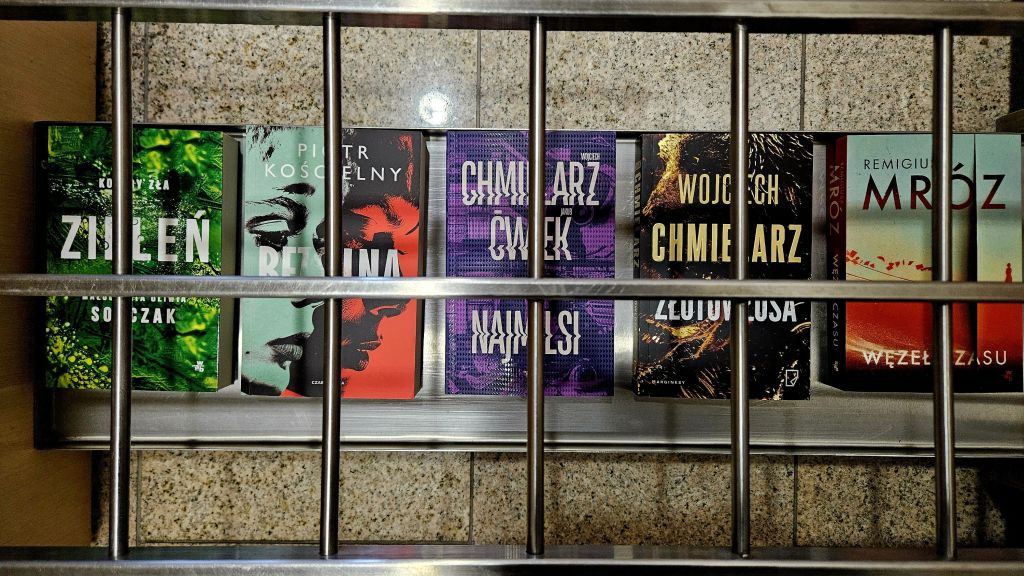 Kompozycja przedstawiająca okładki zakupionych książek